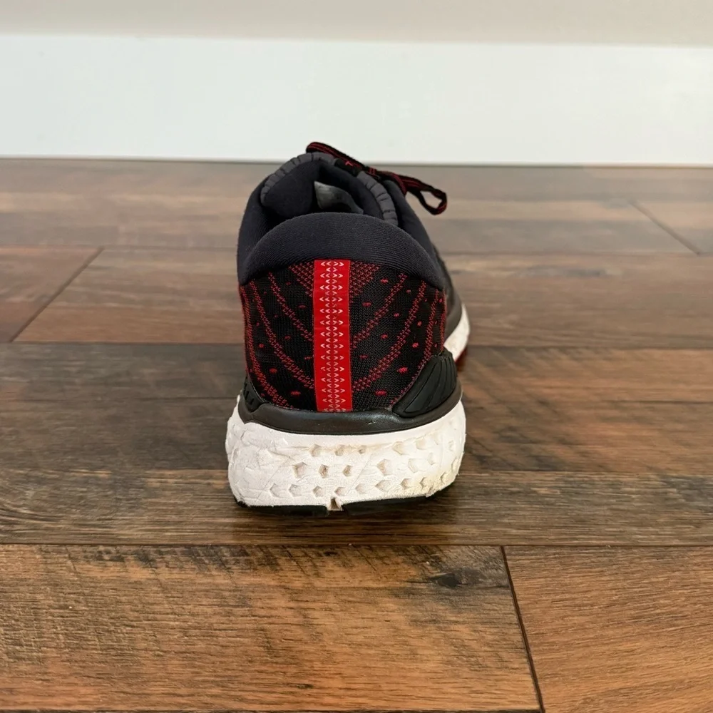 Brooks size 12